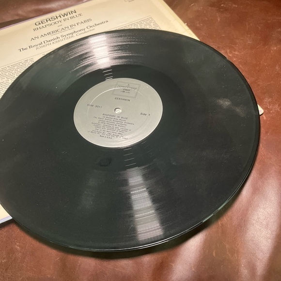 Gershwin’s Rhapsody in blue and American in Paris vintage vinyl recordfrom 1978 - Picture 8 of 9